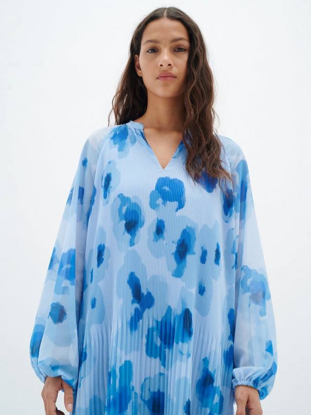 Платье в цветочек от desdra InWear, синий/разноцветный
Платье в цветочек от desdra InWear, синий/разноцветный