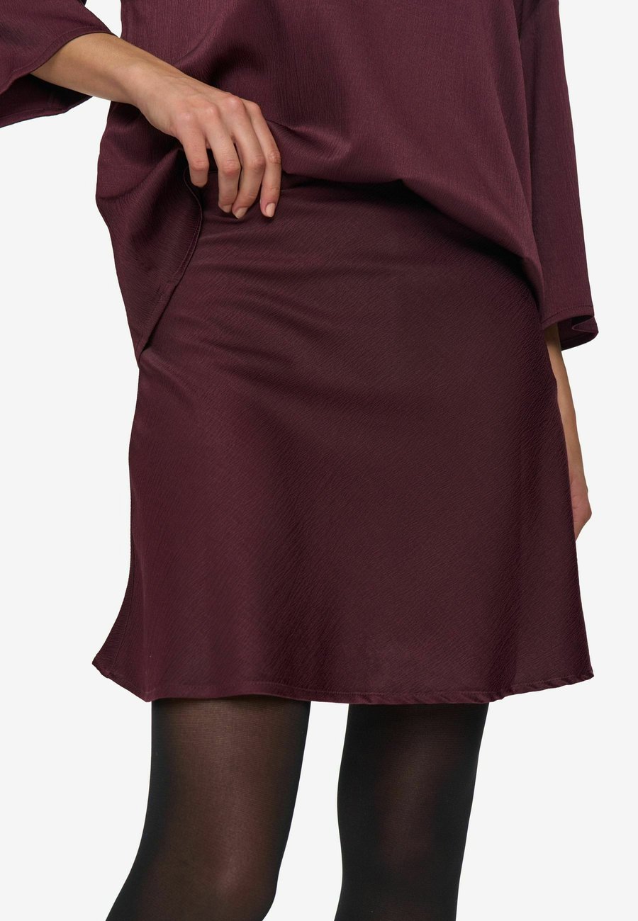 Юбка Moves LEBRY, Fig/Purple
Юбка Moves LEBRY, Fig/Purple