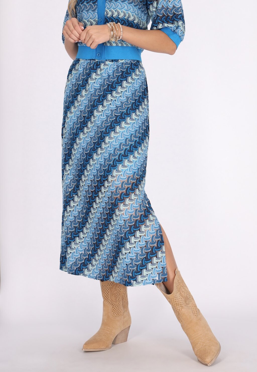 Юбка А-силуэта IZIA, синий
Юбка А-силуэта IZIA, синий