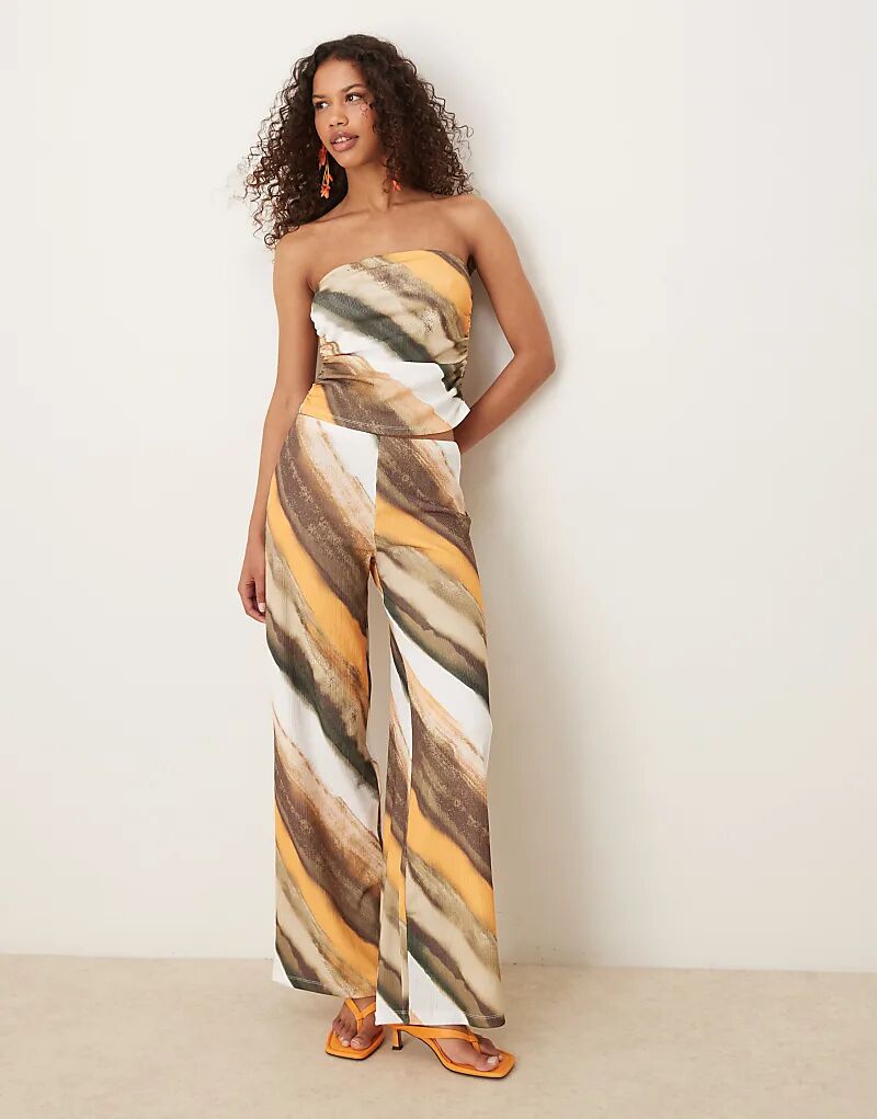 Широкие брюки ASOS DESIGN с жатым кроем и абстрактным принтом — комплект
Широкие брюки ASOS DESIGN с жатым кроем и абстрактным принтом — комплект