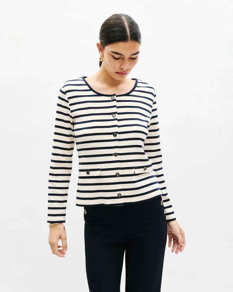 Женский кардиган с полосатым принтом и застежкой на пуговицы Caroll, белый
Женский кардиган с полосатым принтом и застежкой на пуговицы Caroll, белый