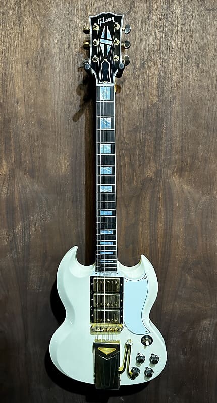 Электрогитара Gibson Custom Shop 60th Anniversary 1961 SG Les Paul Custom VOS - Classic White 
Электрогитара Gibson Custom Shop 60th Anniversary 1961 SG Les Paul Custom VOS - Classic White