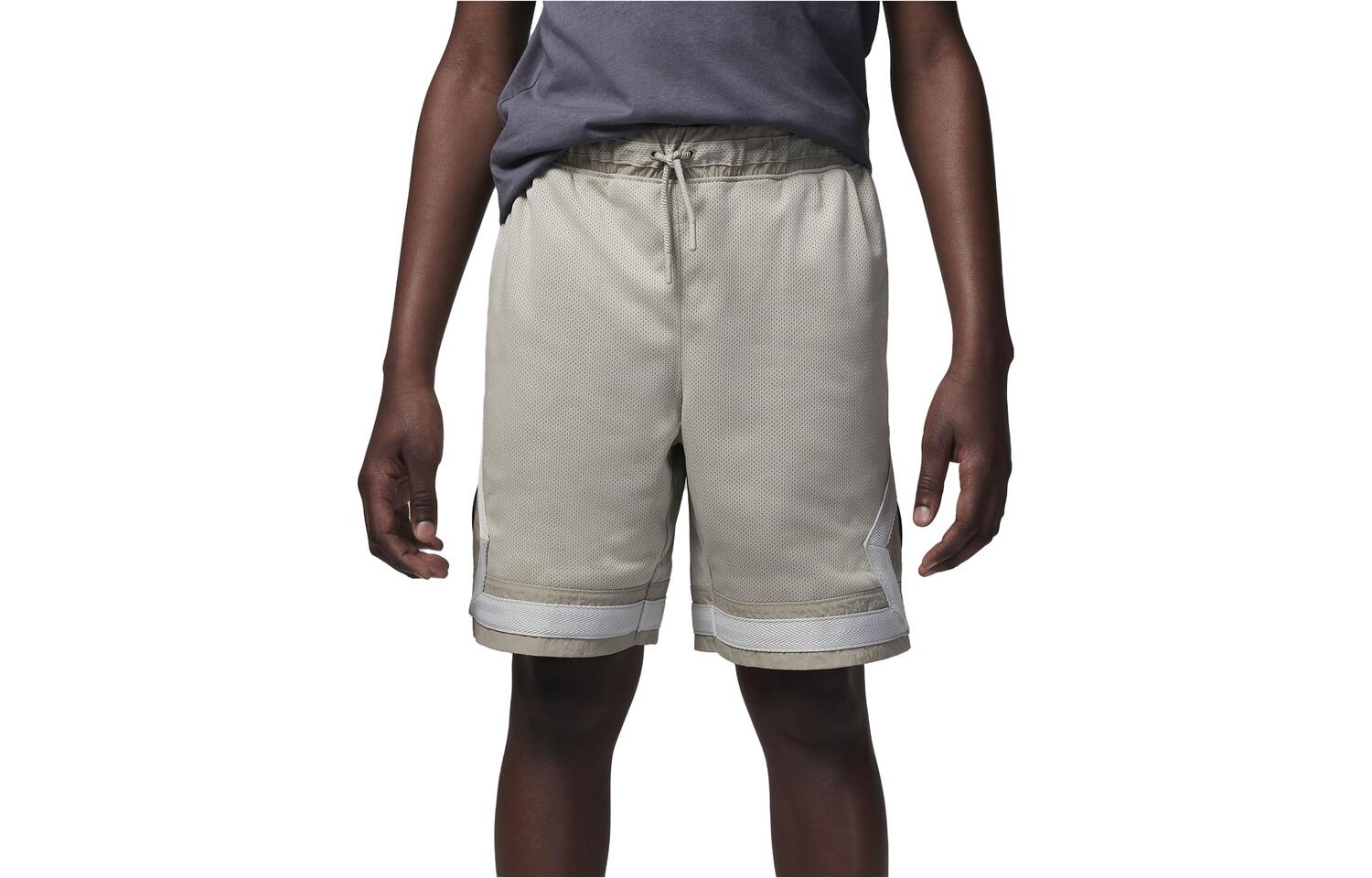 Шорты PSG для детей серо-белые Jordan
Шорты PSG для детей серо-белые Jordan