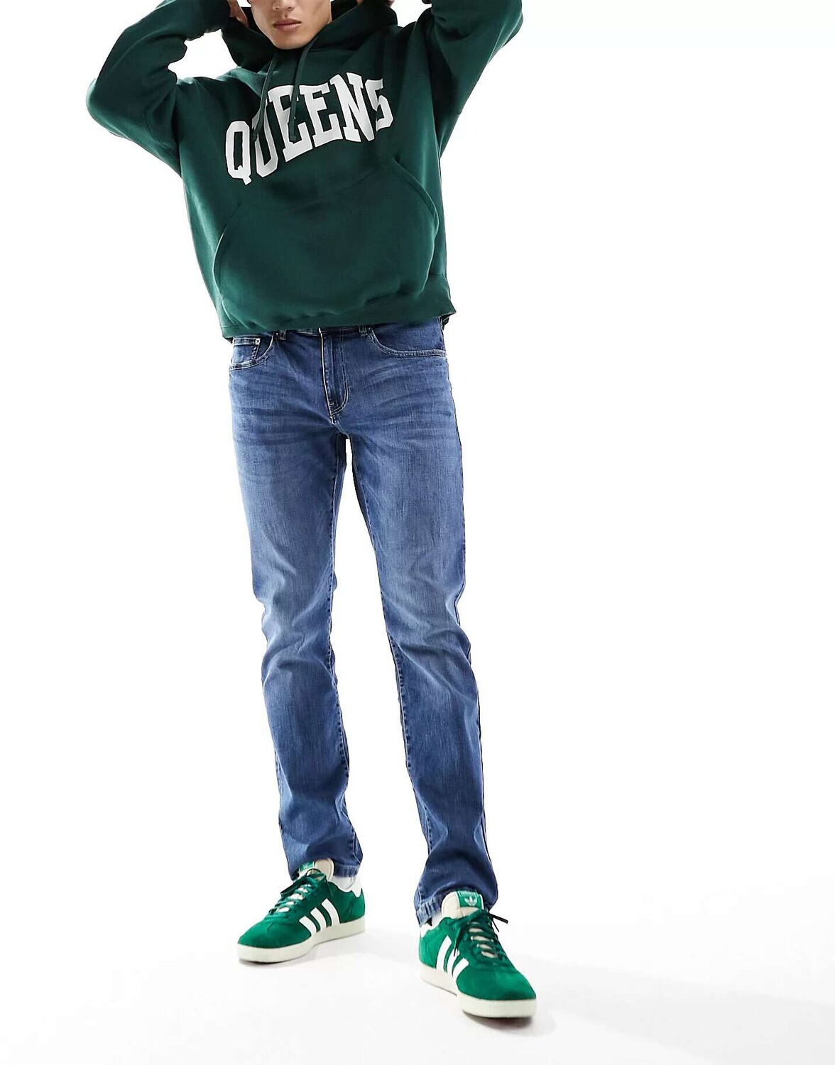 Джинсы ONLY & SONS с уточной тканью обычного кроя, потертости после стирки 
Джинсы ONLY & SONS с уточной тканью обычного кроя, потертости после стирки