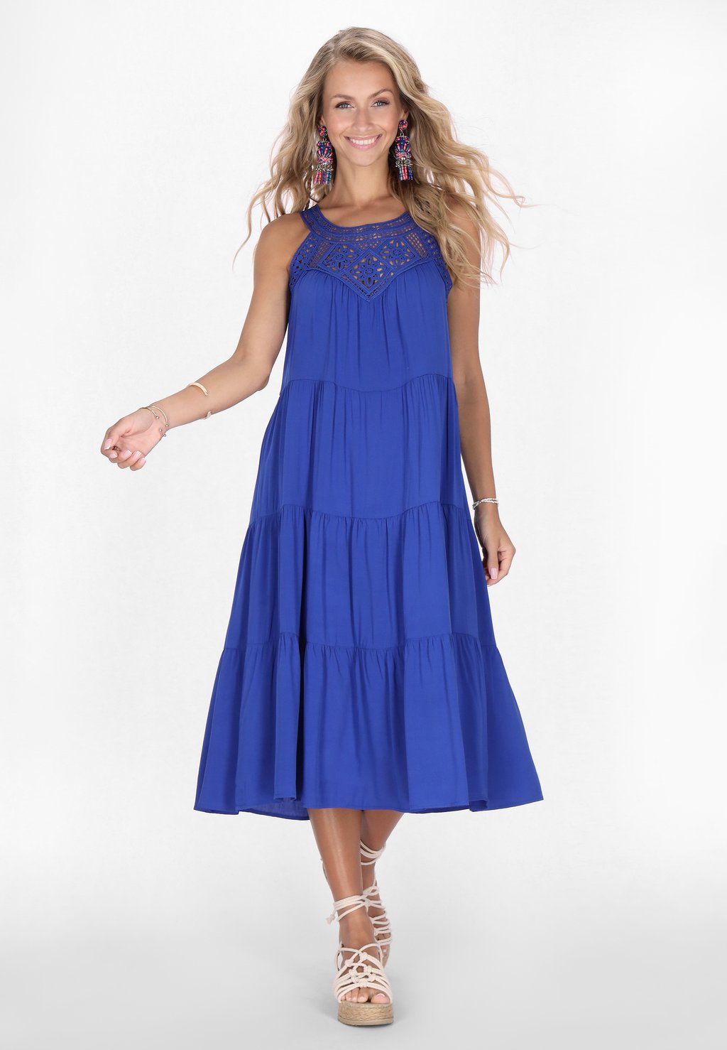 Повседневное платье IZIA, синий
Повседневное платье IZIA, синий