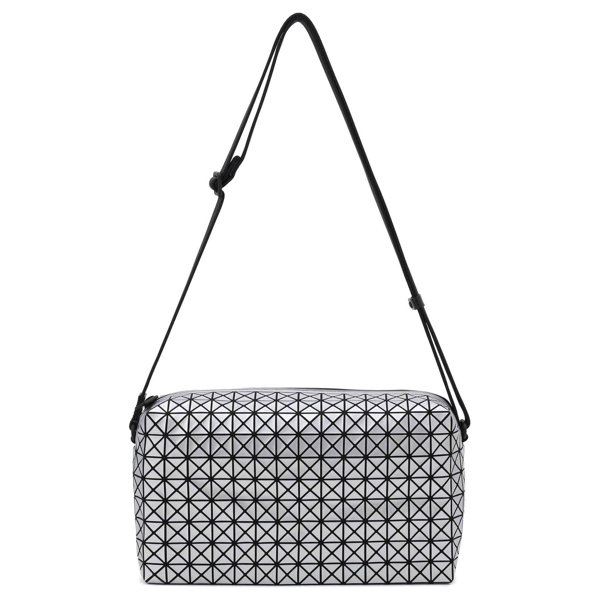 ISSEY MIYAKE Полиуретановая мужская сумка через плечо серебристого цвета
ISSEY MIYAKE Полиуретановая мужская сумка через плечо серебристого цвета