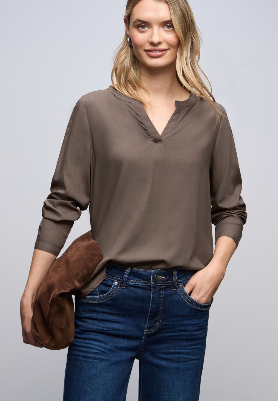 Блуза Street One IN UNIFARBE, Braun/Mottled Brown
Блуза Street One IN UNIFARBE, Braun/Mottled Brown