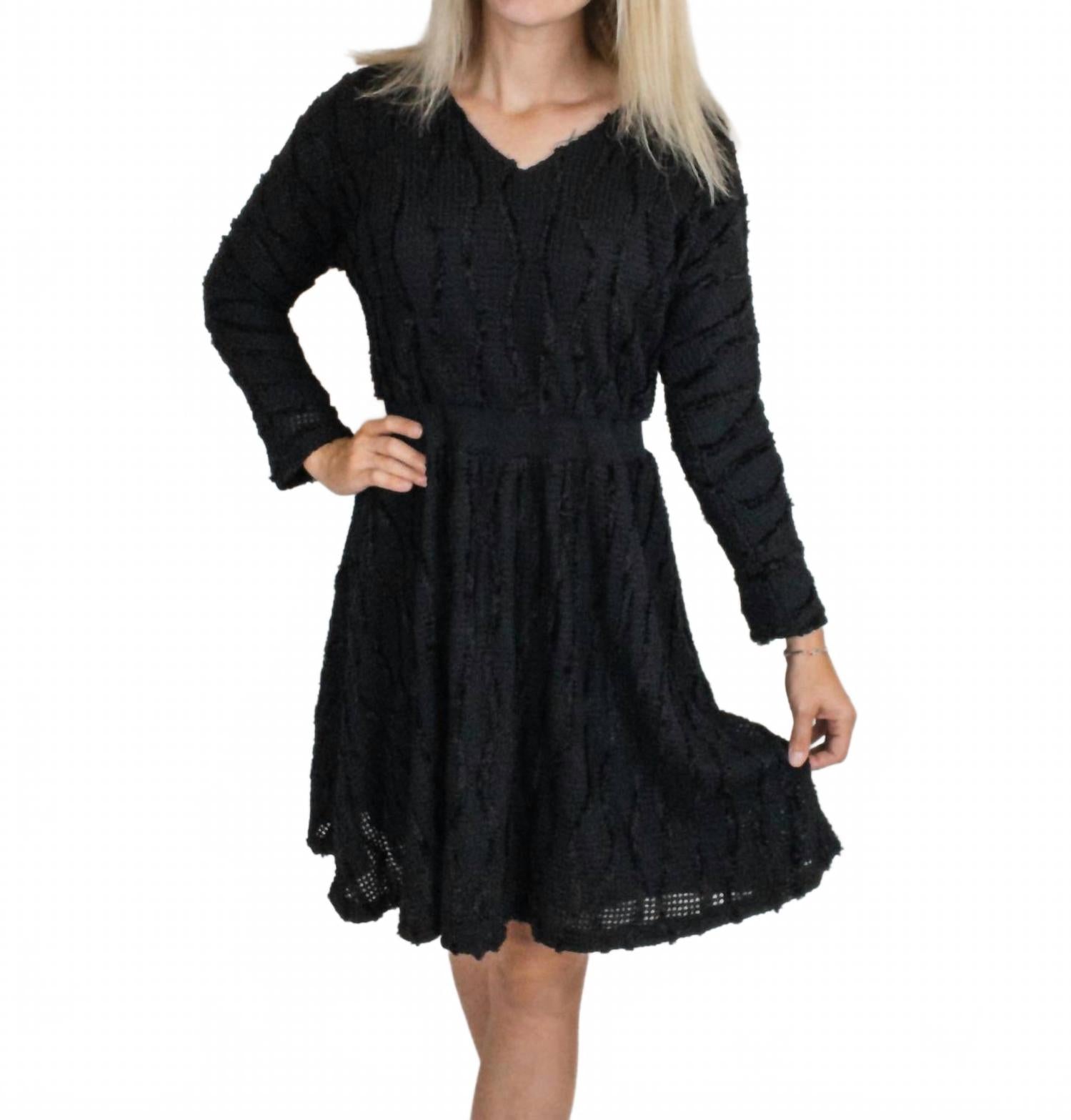 Длинное платье с фактурной текстурой в черном цвете Mikarose
Длинное платье с фактурной текстурой в черном цвете Mikarose