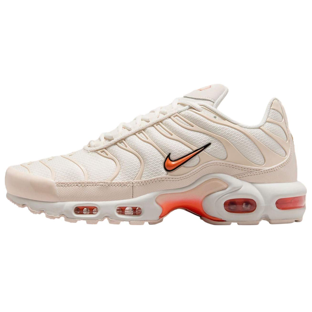 Кроссовки Air Max Plus Phantom Safety Orange Nike, White/Orange
Кроссовки Air Max Plus Phantom Safety Orange Nike, White/Orange