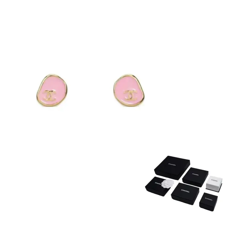 Серьги женские CHANEL
Серьги женские CHANEL