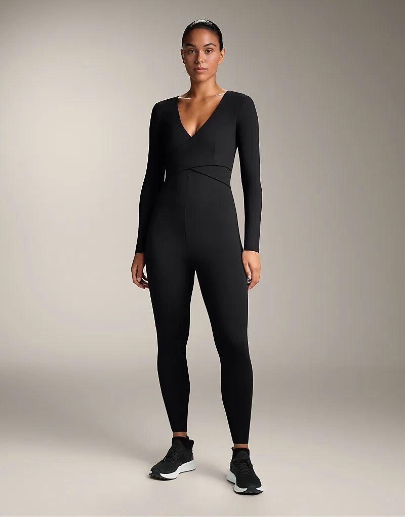 Длинный комбинезон OYSHO Comfortlux черного цвета
Длинный комбинезон OYSHO Comfortlux черного цвета