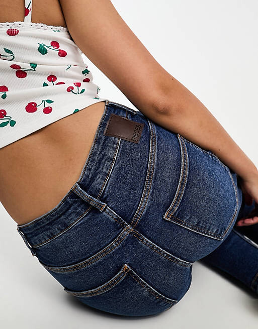 Темно-синие джинсы из денима Pieces Kesia Mom
Темно-синие джинсы из денима Pieces Kesia Mom