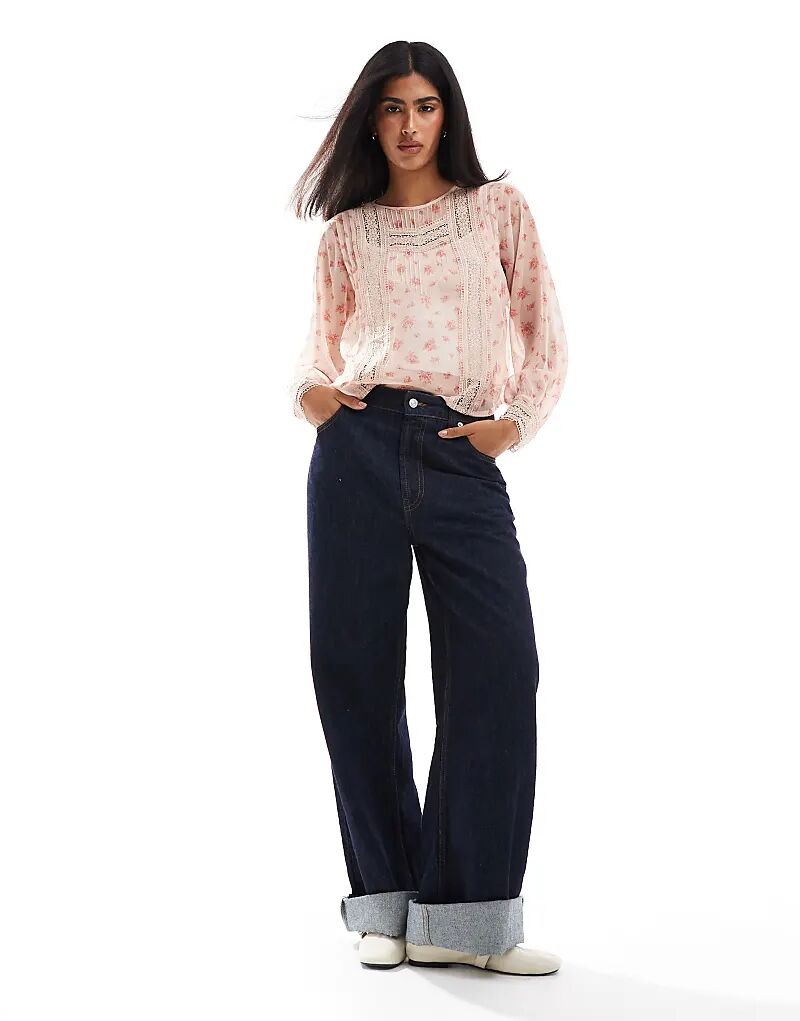 Блузка с отделкой в мелкий принт Miss Selfridge
Блузка с отделкой в мелкий принт Miss Selfridge