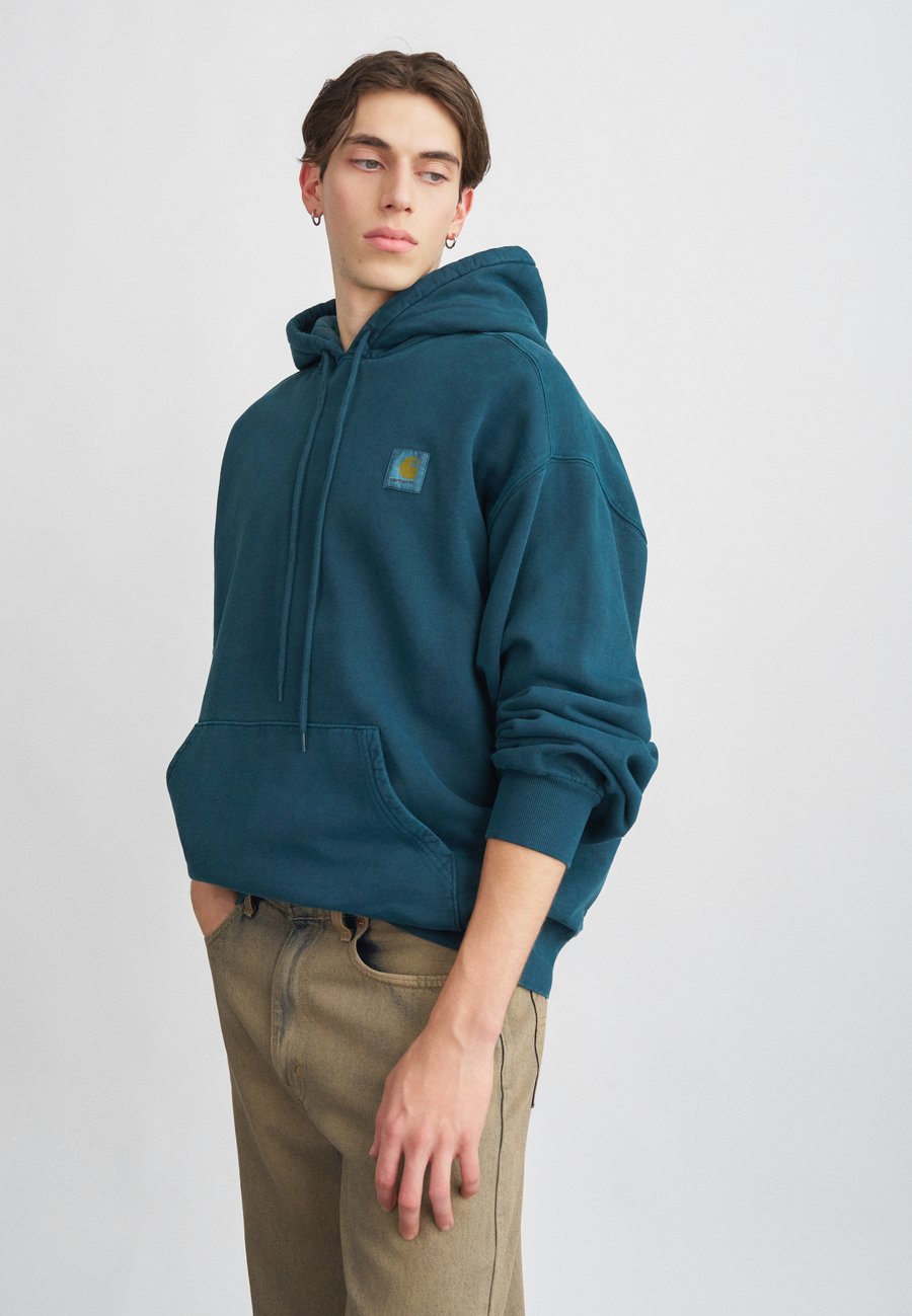 Худи Carhartt WIP HOODED VISTA, Deep Lagoon/Teal
Худи Carhartt WIP HOODED VISTA, Deep Lagoon/Teal