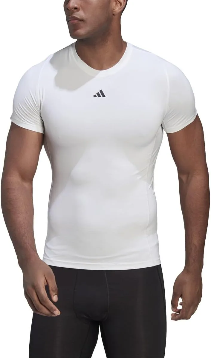 Футболка для тренировок adidas Techfit
Футболка для тренировок adidas Techfit