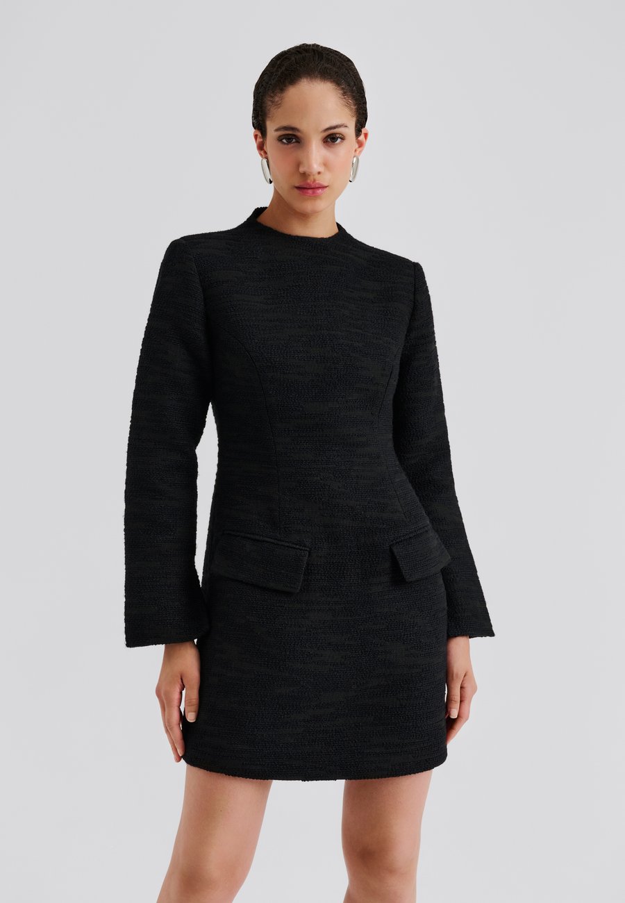 Платье Malina LEANNA BOUCLE HIGH NECK MINI , Black
Платье Malina LEANNA BOUCLE HIGH NECK MINI , Black
