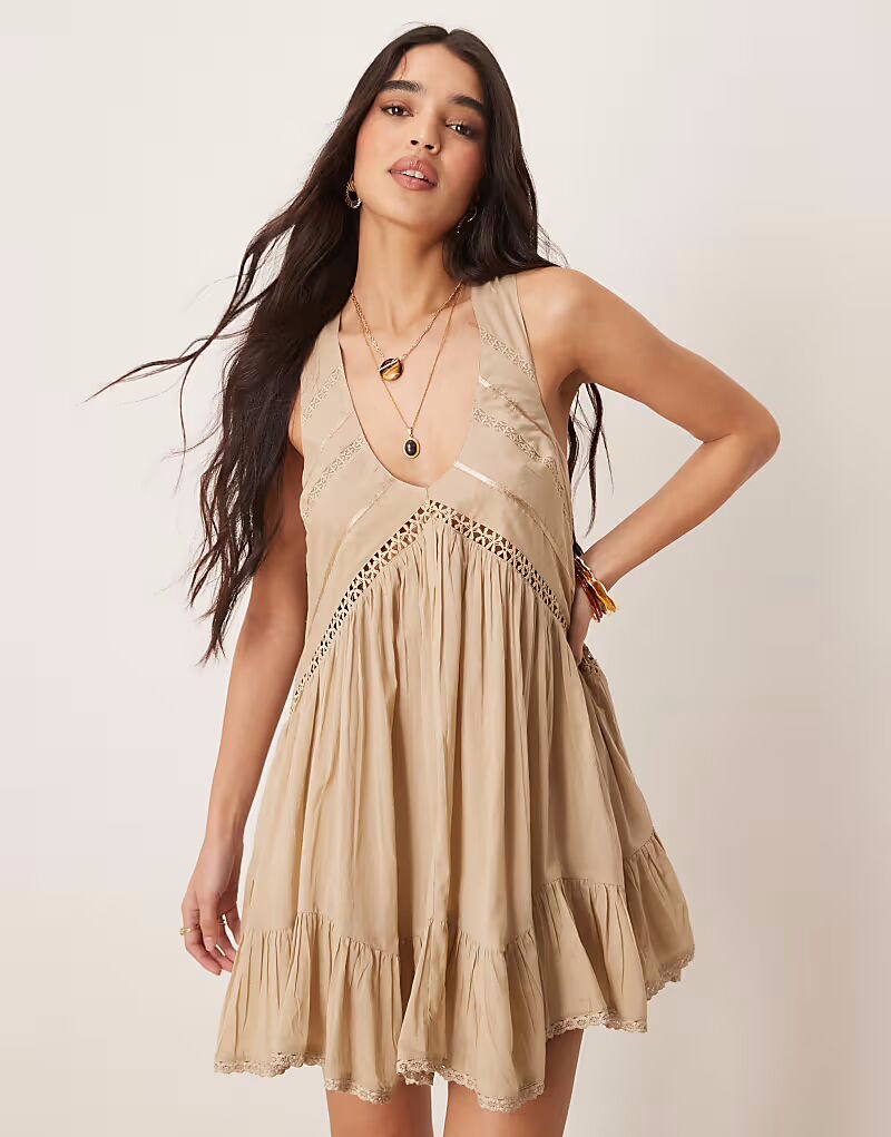 Мини-платье ASOS DESIGN с открытыми плечами и круглым вырезом цвета «патти»
Мини-платье ASOS DESIGN с открытыми плечами и круглым вырезом цвета «патти»