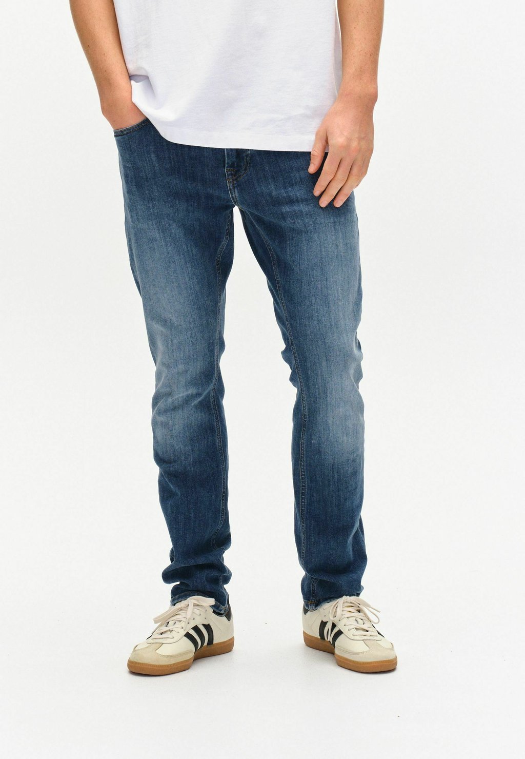 Джинсы облегающего кроя JONES VANEW Gabba, деним
Джинсы облегающего кроя JONES VANEW Gabba, деним