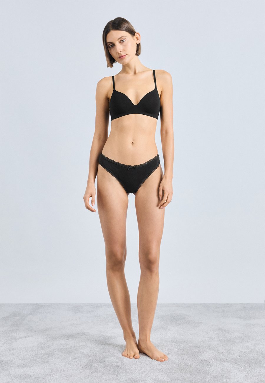 Трусы DORINA ESSENTIAL THONG 5 PACK, Black
Трусы DORINA ESSENTIAL THONG 5 PACK, Black