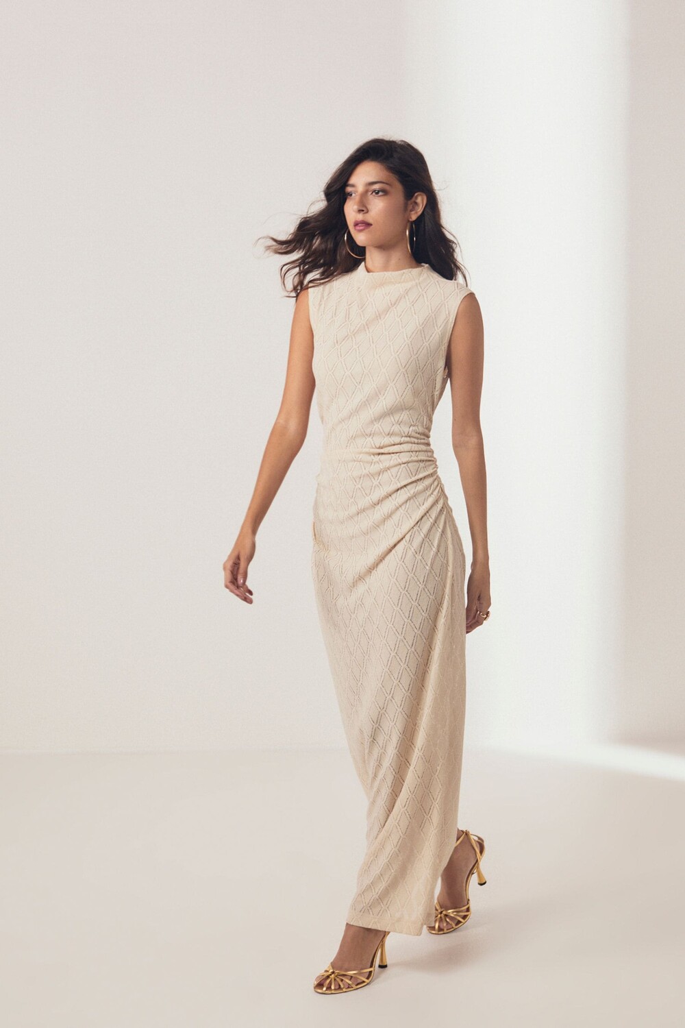 Платье макси без рукавов с фактурным ромбовидным узором Next, белый
Платье макси без рукавов с фактурным ромбовидным узором Next, белый