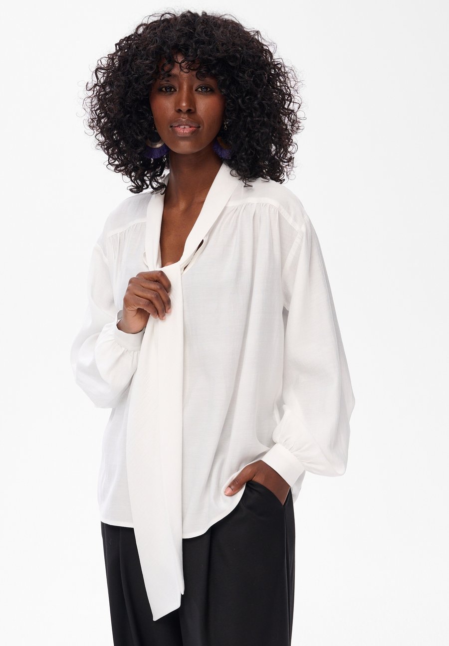 Блуза blue shadow Blouse, White
Блуза blue shadow Blouse, White