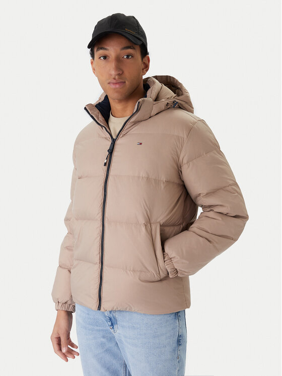Пуховик regular fit Essential DM0DM19786 Tommy Jeans, бежевый
Пуховик regular fit Essential DM0DM19786 Tommy Jeans, бежевый