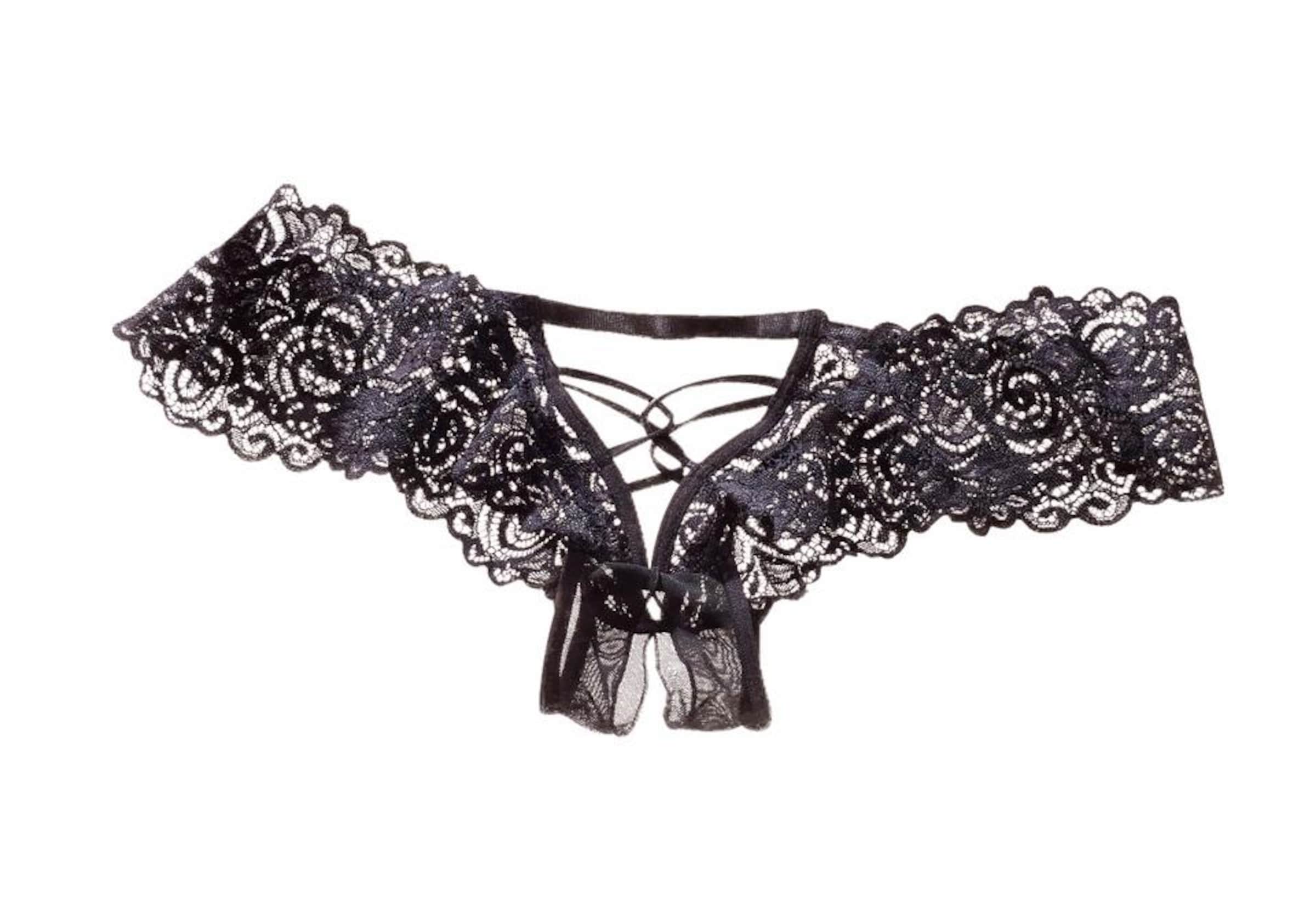 PETITE FLEUR GOLD Кружевное белье без ластовицы в черном цвете
PETITE FLEUR GOLD Кружевное белье без ластовицы в черном цвете