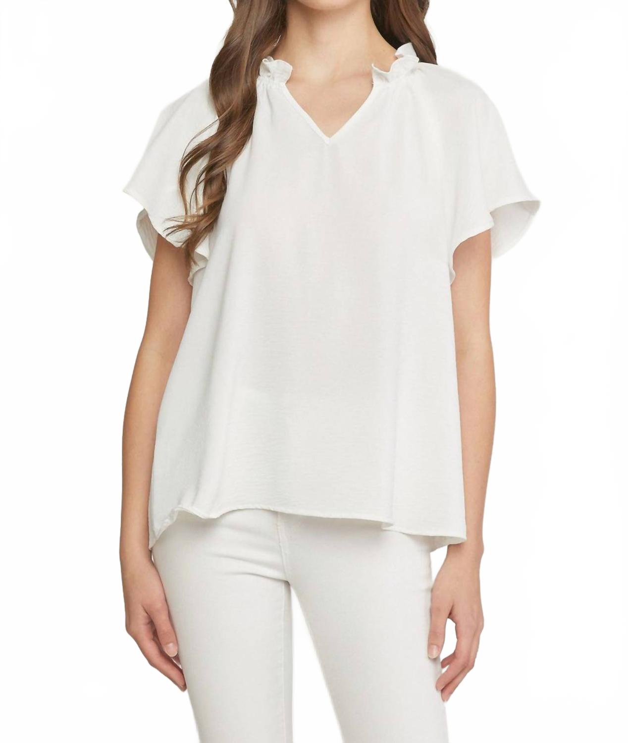 Блузка с воланами и расклешенными рукавами в оттенке айвори Entro, кремовый
Блузка с воланами и расклешенными рукавами в оттенке айвори Entro, кремовый