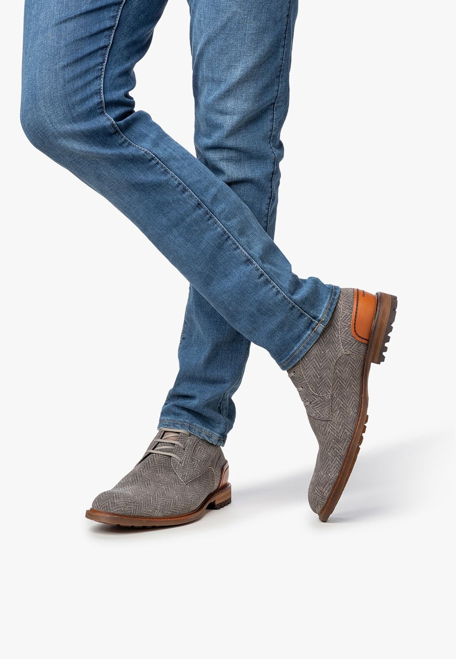 Ботинки Floris van Bommel Lace-up ankle boots, Taupe
Ботинки Floris van Bommel Lace-up ankle boots, Taupe