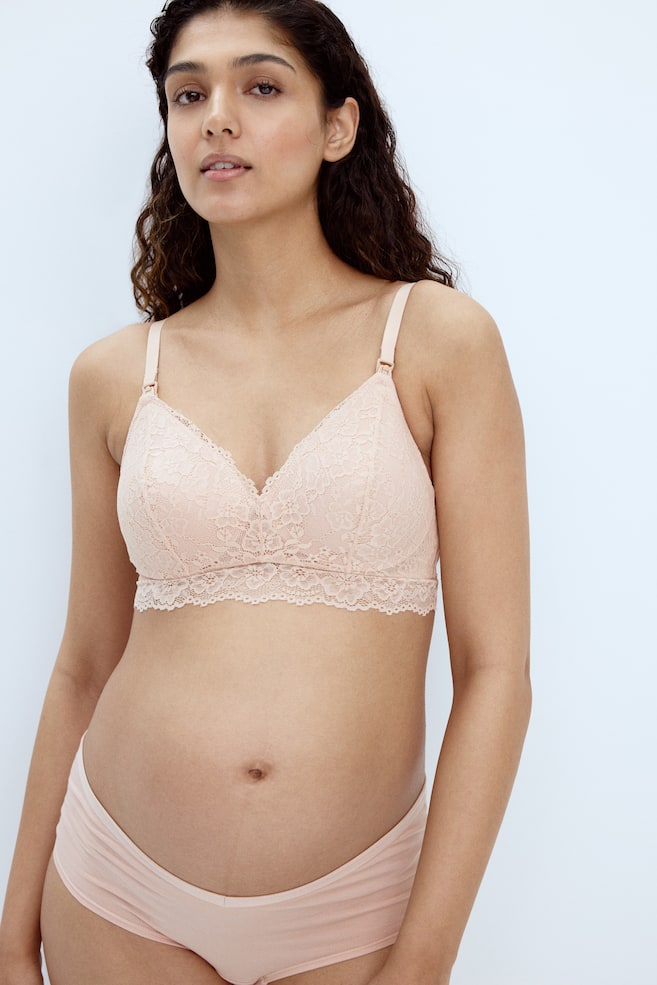 Комплект из 2-х бюстгальтеров для кормления с подушечками и кружевом Mama H&M, мультиколор
Комплект из 2-х бюстгальтеров для кормления с подушечками и кружевом Mama H&M, мультиколор