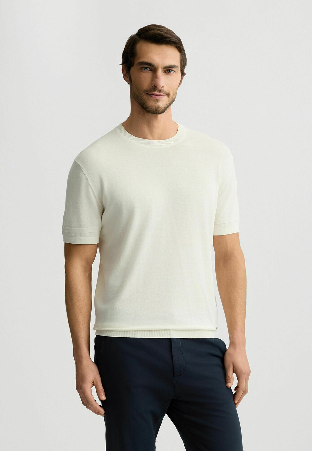 Базовая футболка LIU JO, белый
Базовая футболка LIU JO, белый