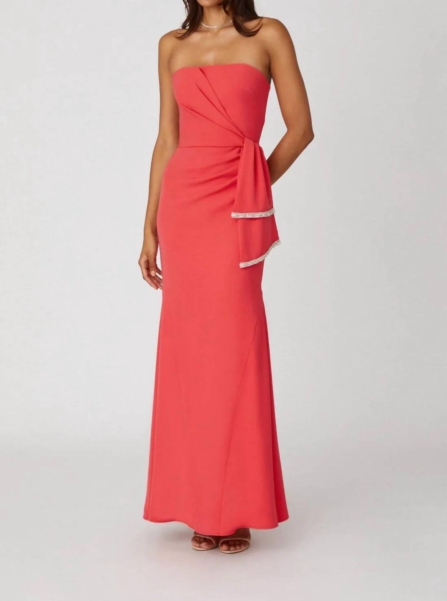 Платье Susan в кораллово-розовом цвете Shoshanna
Платье Susan в кораллово-розовом цвете Shoshanna