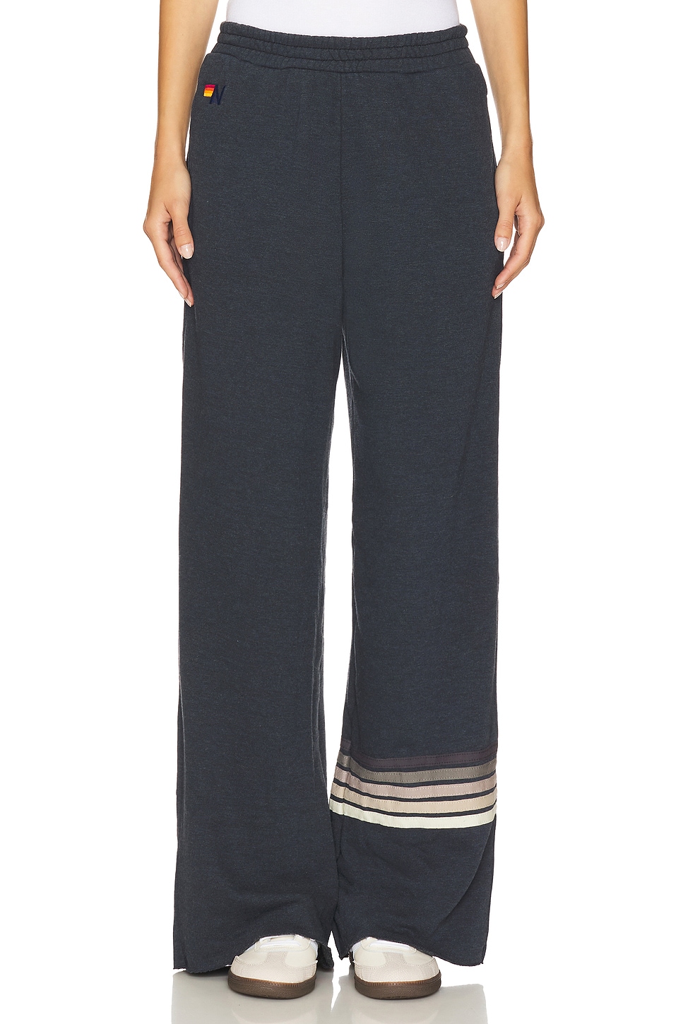 Широкие спортивные штаны с карманами и регбийным швом Aviator Nation, charcoal
Широкие спортивные штаны с карманами и регбийным швом Aviator Nation, charcoal