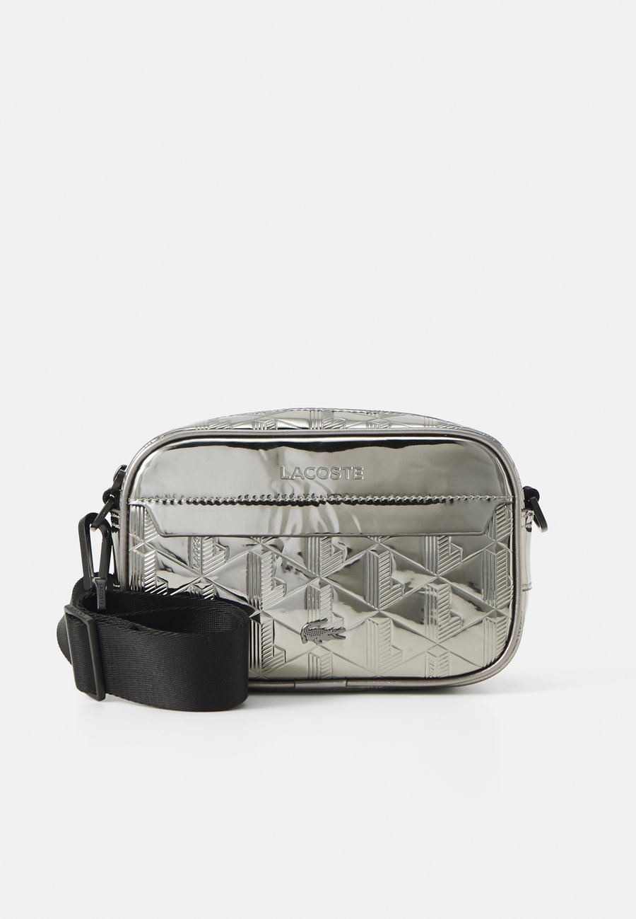 Сумка кросс-боди Lacoste THE BLEND SEASONAL UNISEX, Silver-Coloured/Black/Grey
Сумка кросс-боди Lacoste THE BLEND SEASONAL UNISEX, Silver-Coloured/Black/Grey