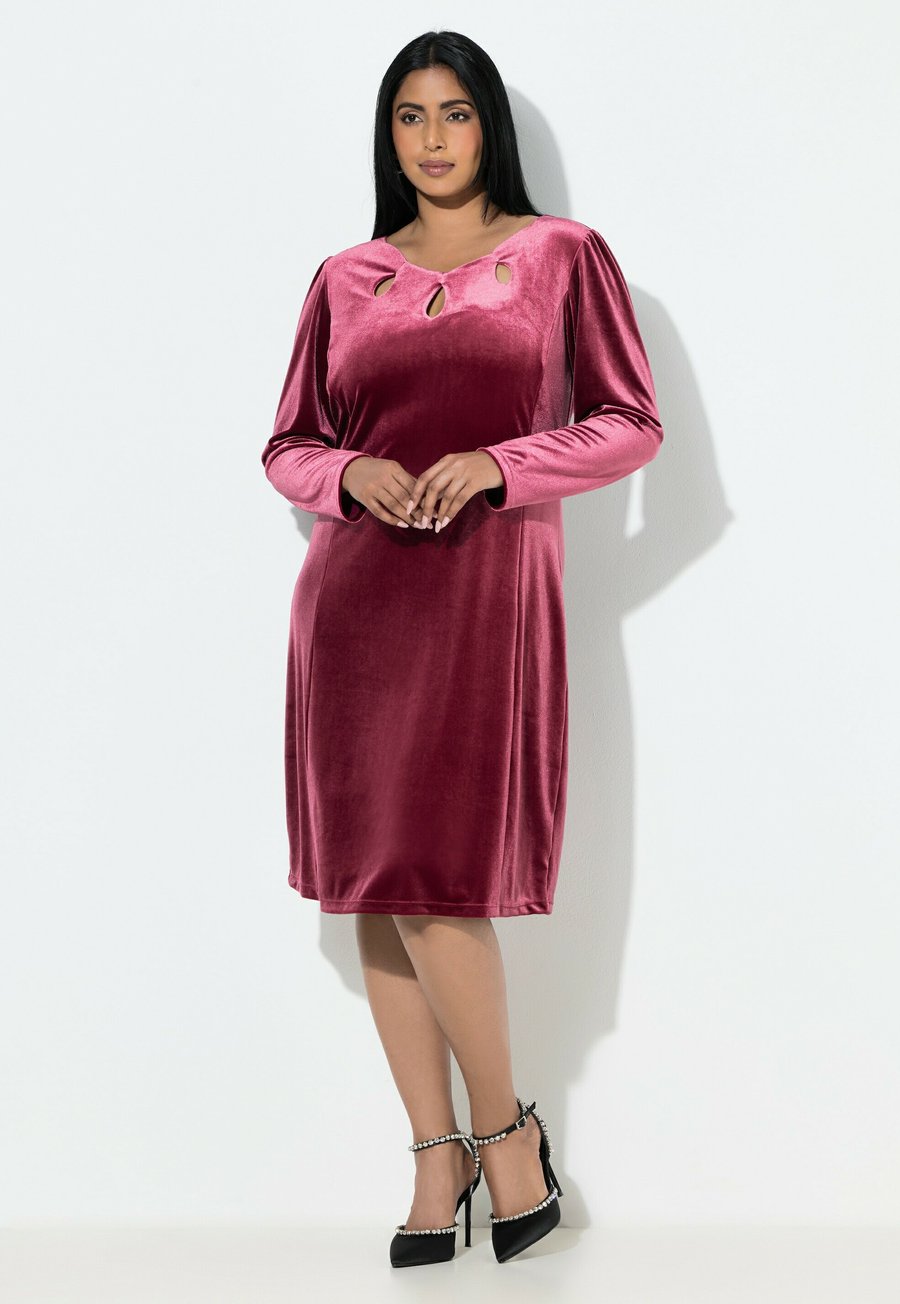 Платье Ulla Popken Cocktail dress / Party dress, Dark Cherry Red/Red
Платье Ulla Popken Cocktail dress / Party dress, Dark Cherry Red/Red
