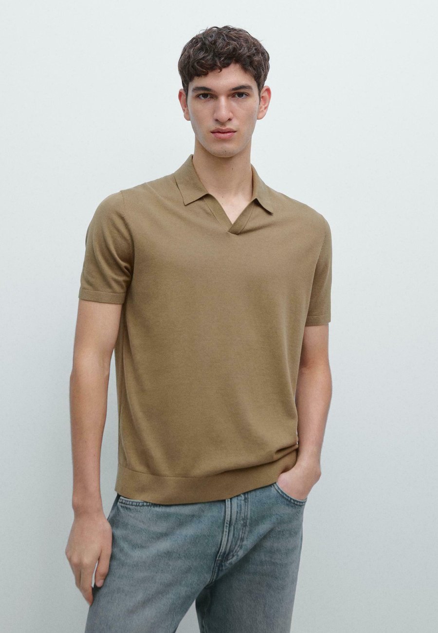 Поло Massimo Dutti V-NECK , Mottled Green
Поло Massimo Dutti V-NECK , Mottled Green