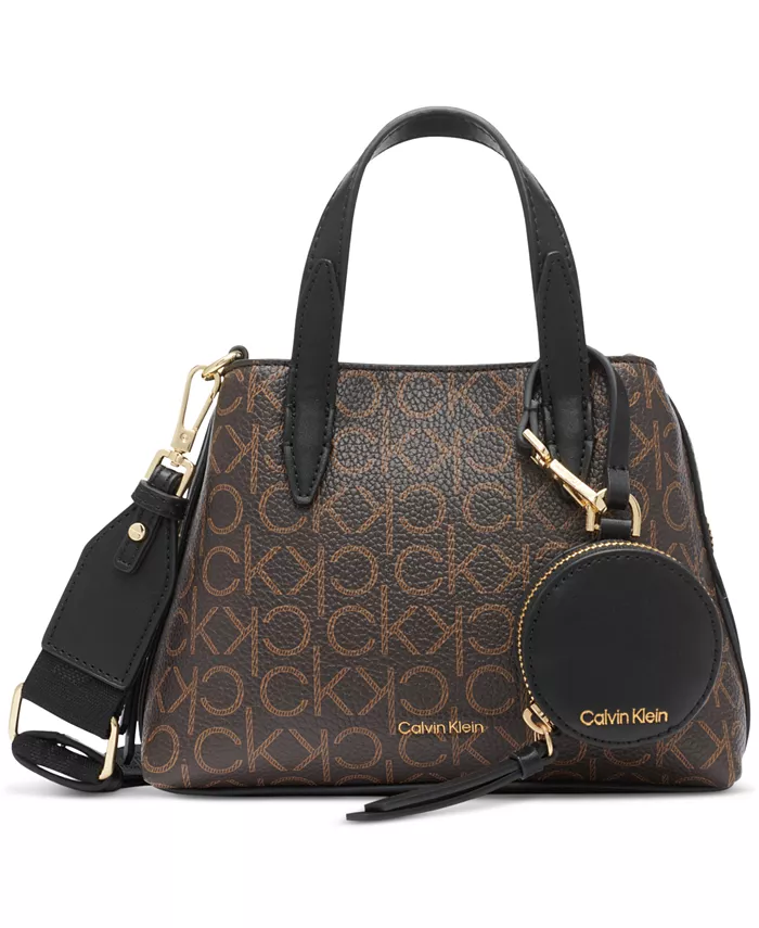 Millie Signature Сумка-кроссбоди с тремя отделениями и застегивающимся на молнию карманом для мелочи Calvin Klein, коричневый 
Millie Signature Сумка-кроссбоди с тремя отделениями и застегивающимся на молнию карманом для мелочи Calvin Klein, коричневый