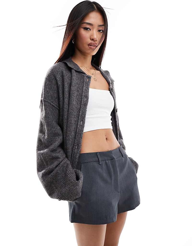 ASOS DESIGN – вязаный кардиган-рубашка графитового цвета с воротником и декоративным швом
ASOS DESIGN – вязаный кардиган-рубашка графитового цвета с воротником и декоративным швом