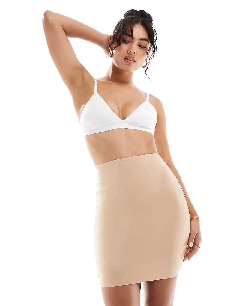 Commando Classic Юбка с короткими шортами бежевого цвета
Commando Classic Юбка с короткими шортами бежевого цвета