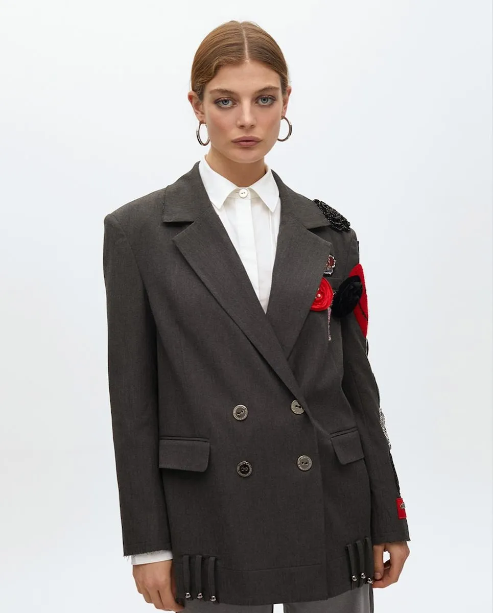 Женский блейзер с застежкой на пуговицы Lola Casademunt, серый
Женский блейзер с застежкой на пуговицы Lola Casademunt, серый