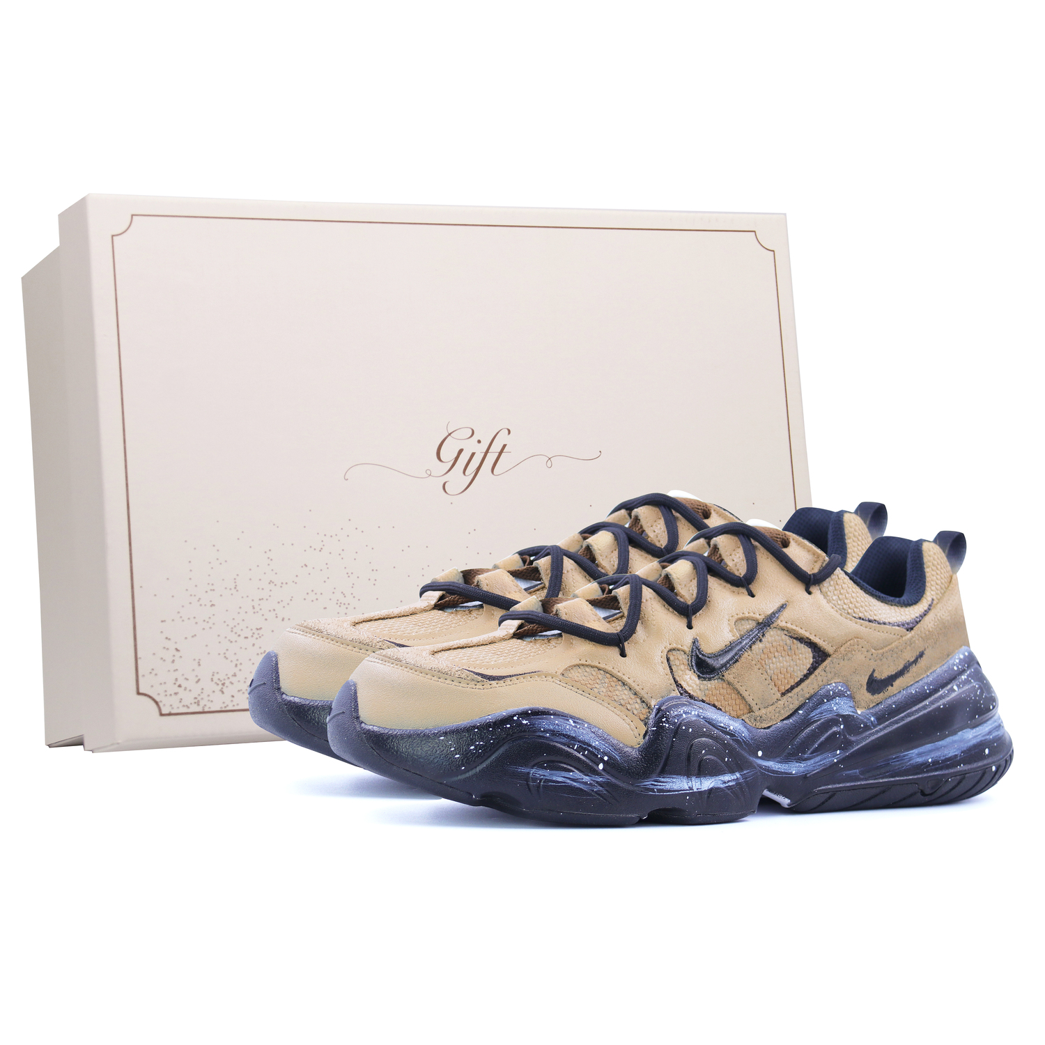 Nike Tech Hera Box Sand Dune, кроссовки мужские casual низкие коричневые с амортизацией Journey Through The Desert, износостойкие
Nike Tech Hera Box Sand Dune, кроссовки мужские casual низкие коричневые с амортизацией Journey Through The Desert, износостойкие