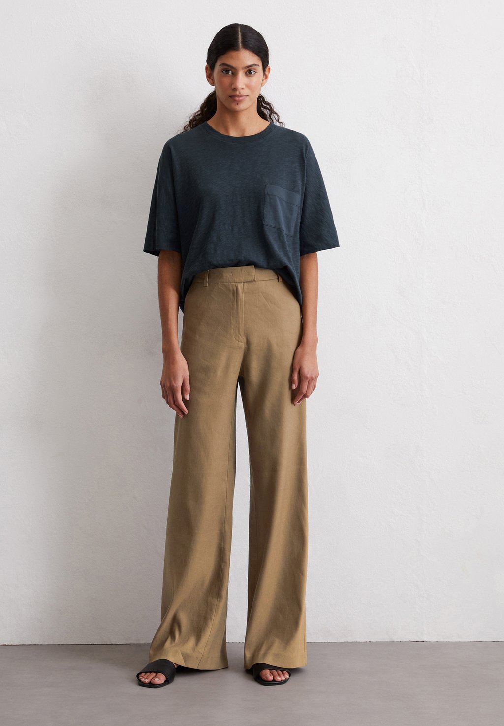 Базовая футболка LOOSE MIT BRUSTTASCHE Marc O'Polo, темно-синий
Базовая футболка LOOSE MIT BRUSTTASCHE Marc O'Polo, темно-синий