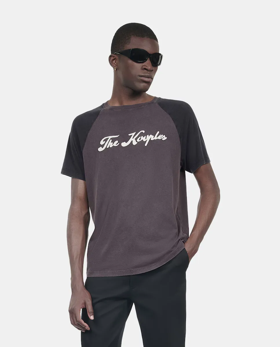 Мужская футболка с короткими рукавами и черной трафаретной печатью The Kooples, чёрный
Мужская футболка с короткими рукавами и черной трафаретной печатью The Kooples, чёрный