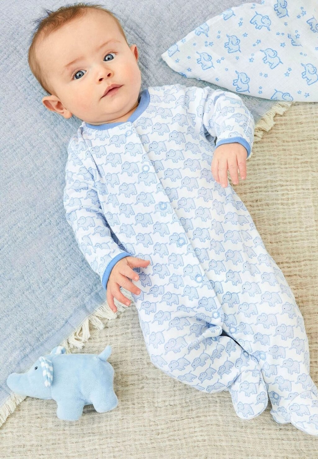 Комбинезон LITTLE ELEPHANT JoJo Maman Bébé, цвет blue
Комбинезон LITTLE ELEPHANT JoJo Maman Bébé, цвет blue