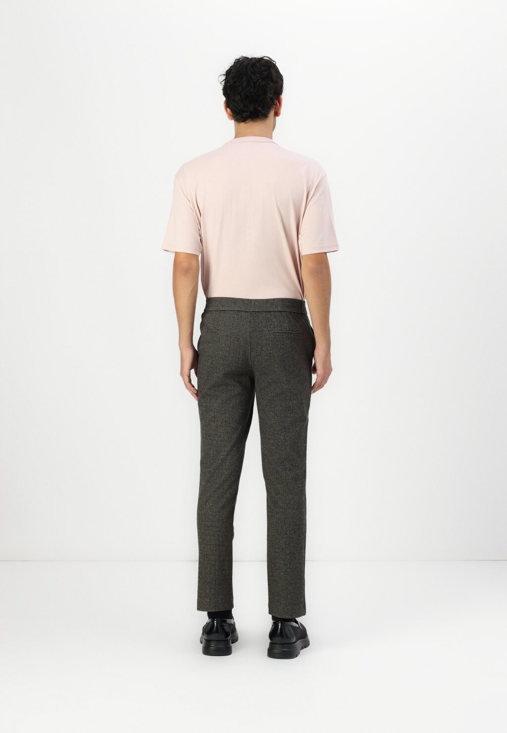 Брюки HOLLOW CLARKSON PANTS Bruuns Bazaar, антрацит
Брюки HOLLOW CLARKSON PANTS Bruuns Bazaar, антрацит