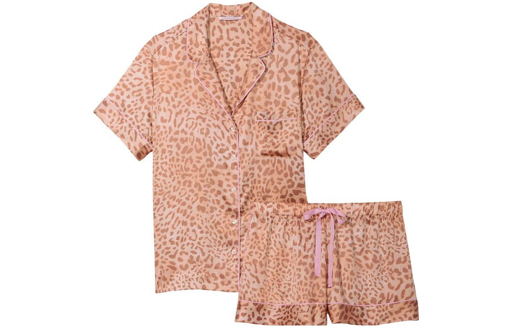 Атласный короткий комплект пижамы Victoria's Secret оранжево-розовый
Атласный короткий комплект пижамы Victoria's Secret оранжево-розовый