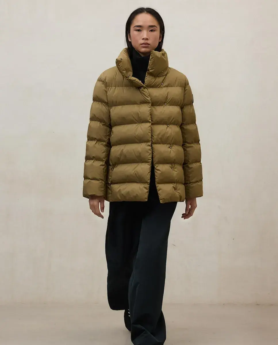 Женское пальто на крючках с высоким воротником Ecoalf, горчичный
Женское пальто на крючках с высоким воротником Ecoalf, горчичный