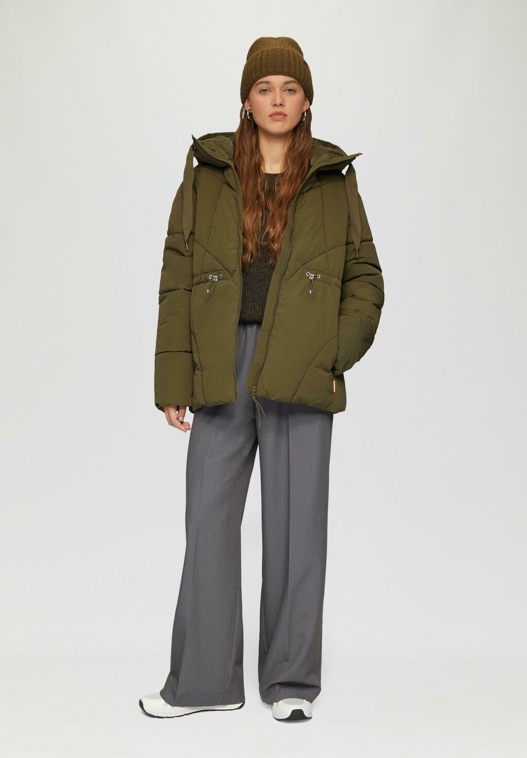 Зимняя куртка WATTIERTE MIT VERSTELLBAREM GUMMIZUG QS, темно-зеленый
Зимняя куртка WATTIERTE MIT VERSTELLBAREM GUMMIZUG QS, темно-зеленый