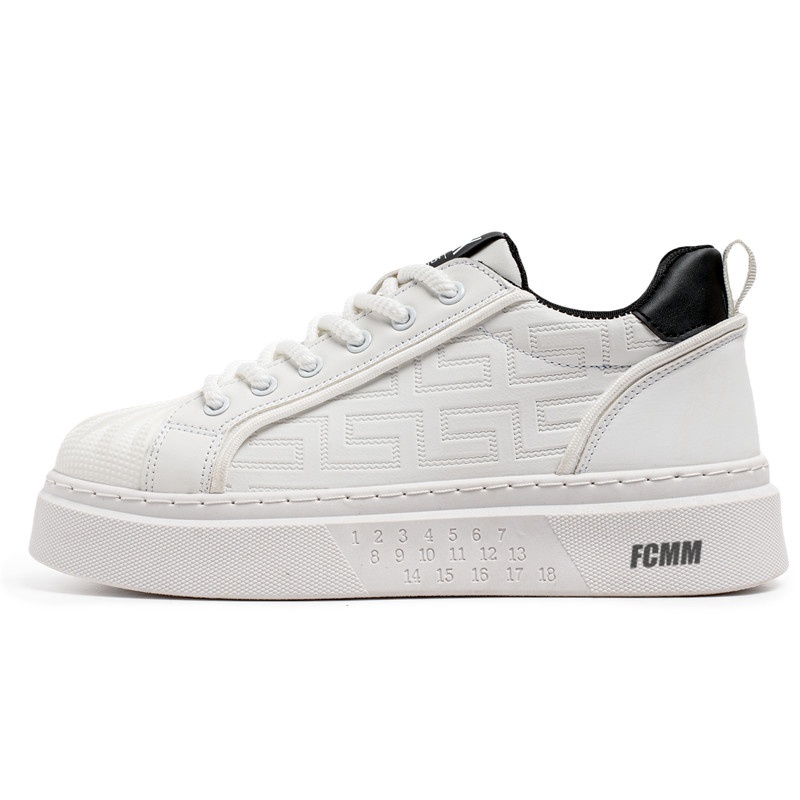Низкие противоскользящие и износостойкие мужские кроссовки Coverage FCMM, White Black 
Низкие противоскользящие и износостойкие мужские кроссовки Coverage FCMM, White Black