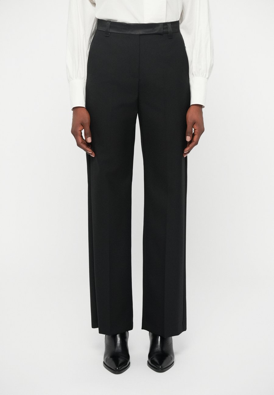 Брюки Weekend Max Mara BREAK PANTALONE LUNGO, Nero/Black
Брюки Weekend Max Mara BREAK PANTALONE LUNGO, Nero/Black